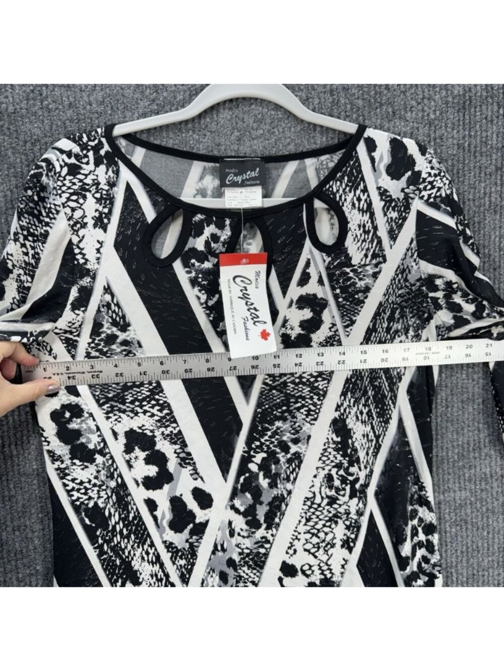 Modes Crystal Fashions Top Women’s Small Black White Keyhole 3/4 Sleeve Canada - Picture 7 of 8